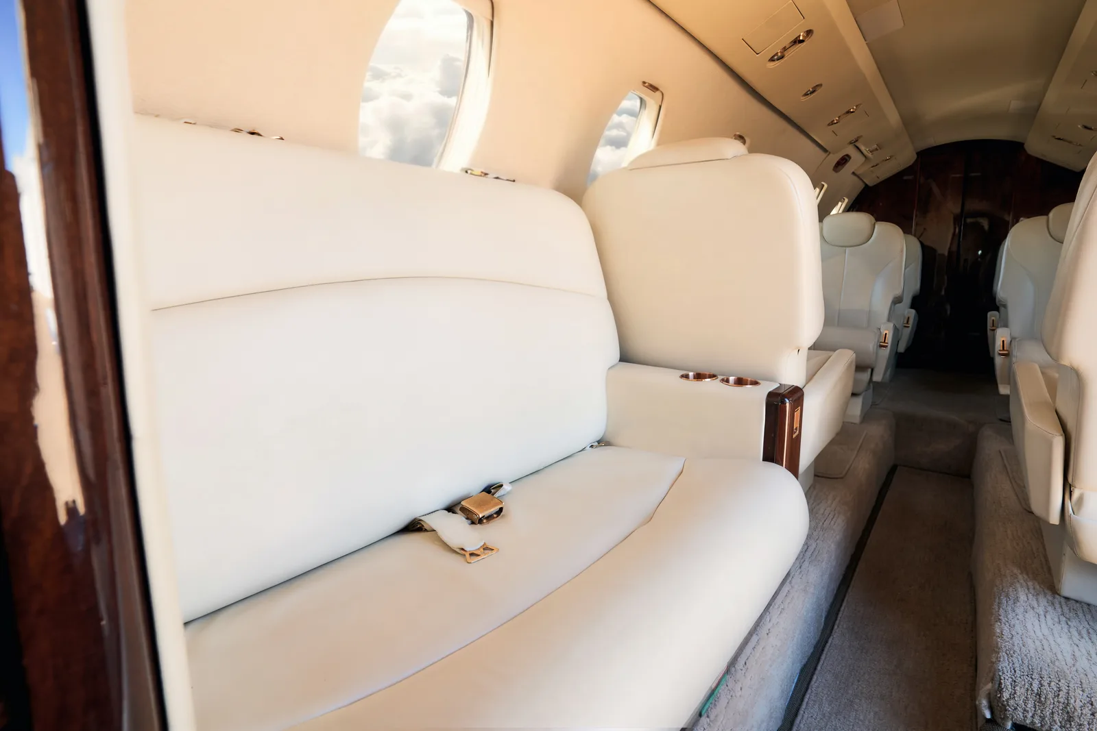 Citation 650 cabin seating and divan